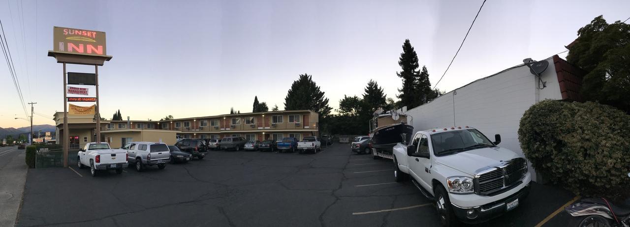 Sunset Inn Grants Pass Exteriör bild