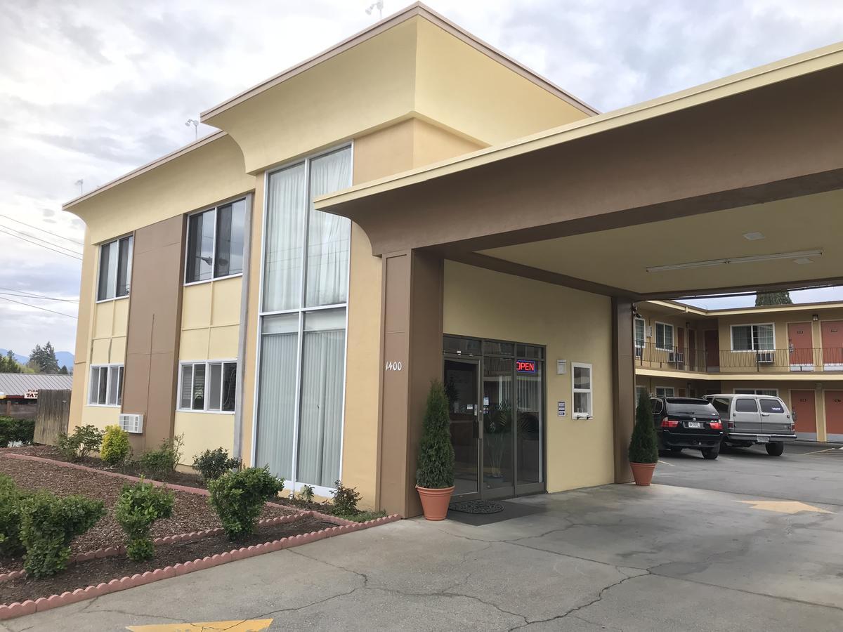 Sunset Inn Grants Pass Exteriör bild