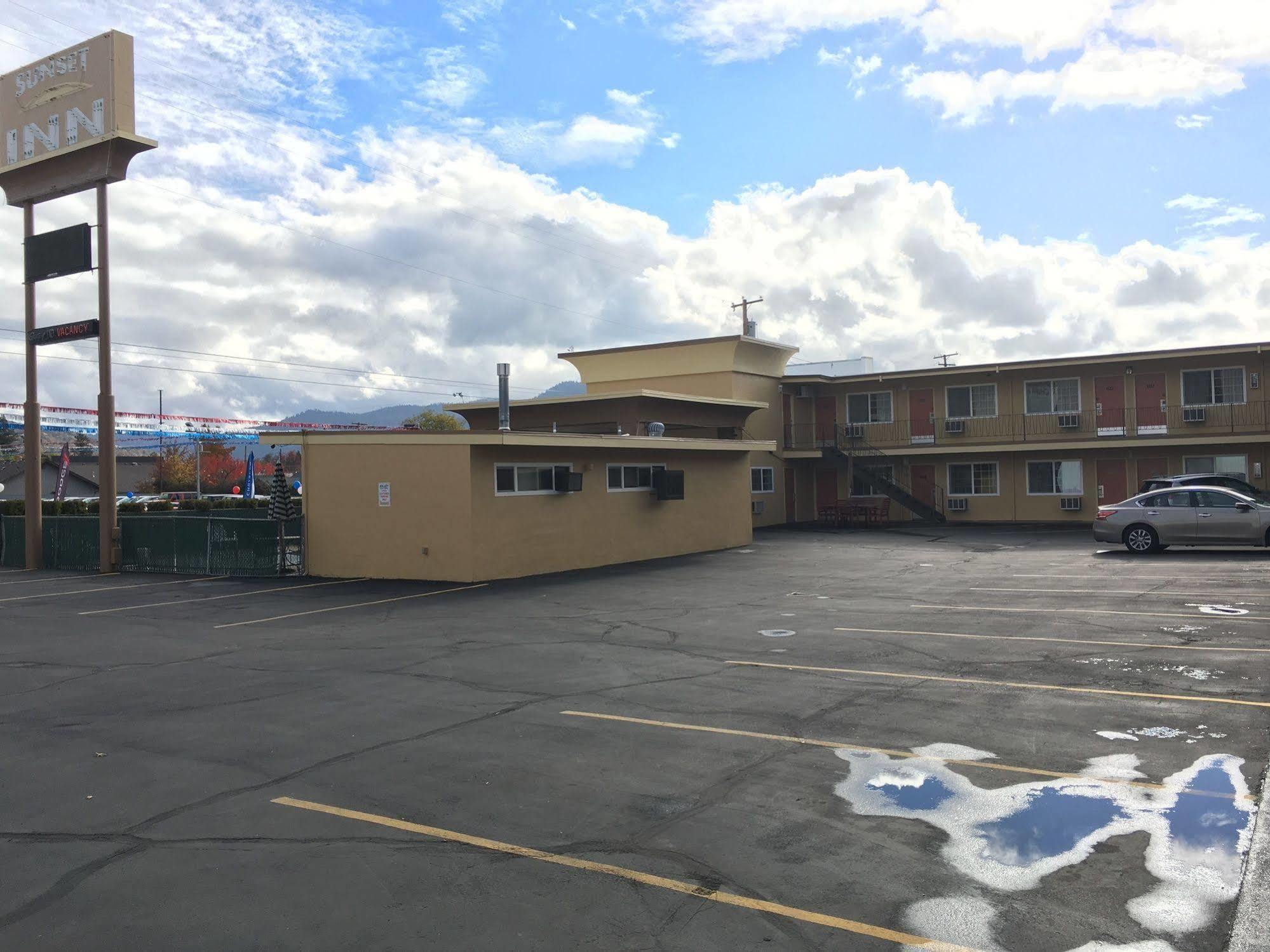 Sunset Inn Grants Pass Exteriör bild