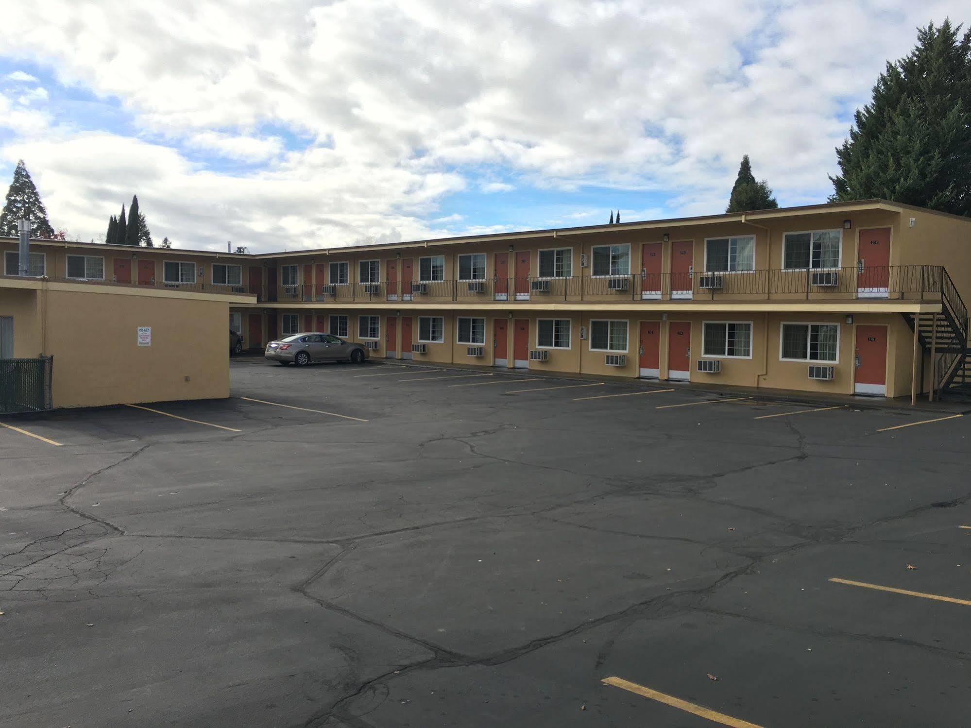 Sunset Inn Grants Pass Exteriör bild