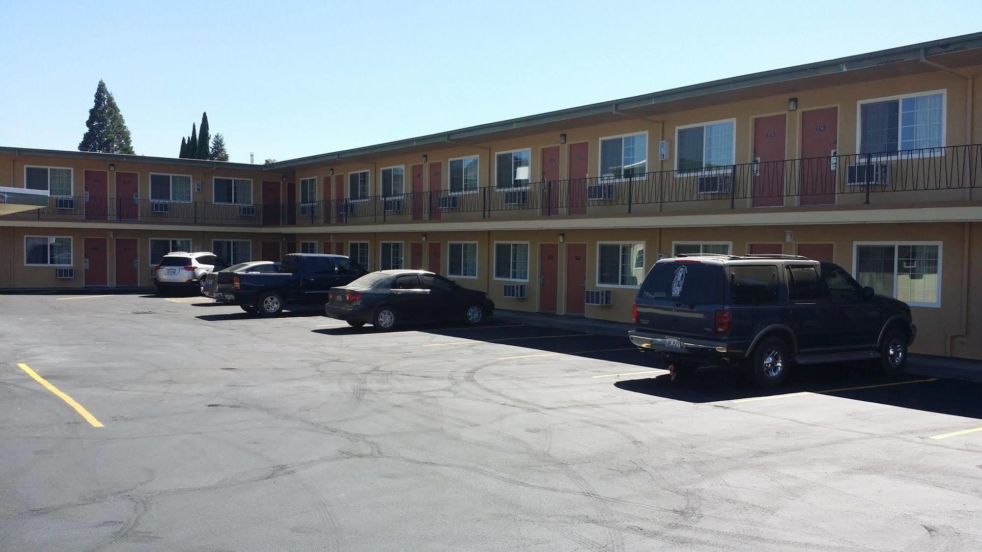Sunset Inn Grants Pass Exteriör bild